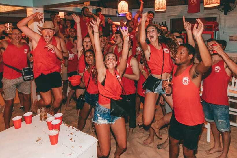 Mad Monkey Siem Reap Pub Crawl - Who will get the most from this pub crawl?