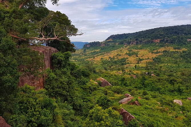 Magical Kulen Mountain by Cambodiajeep - Khmer lunch and the small-group advantage