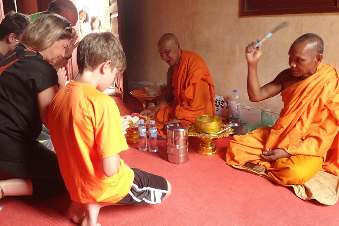 Monk Blessing Ceremony - Why the guide makes a difference