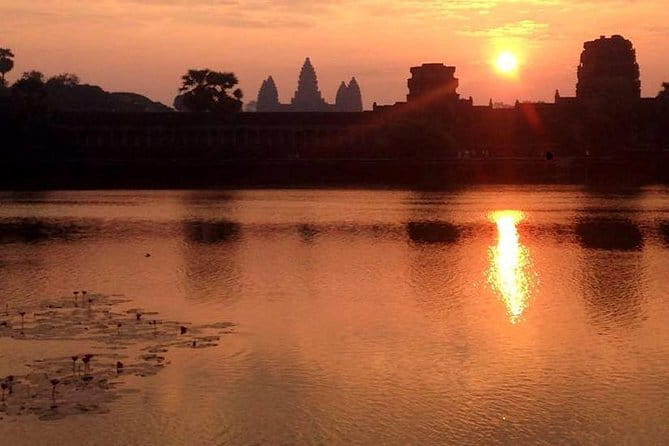 One Day Sunrise Private Tour at Angkorwat with Major Temples - Sunrise at Angkor Wat Begins at 4:45 a.m.