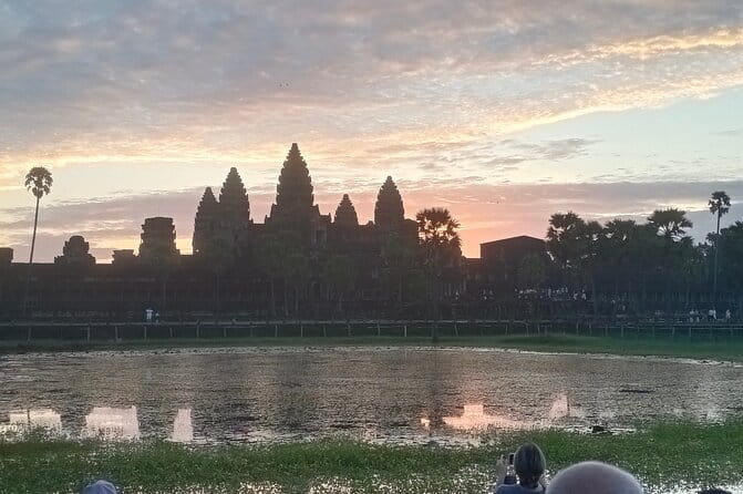 One Day Sunrise Private Tour at Angkorwat with Major Temples - Angkor Wat Rewards a Slow Morning