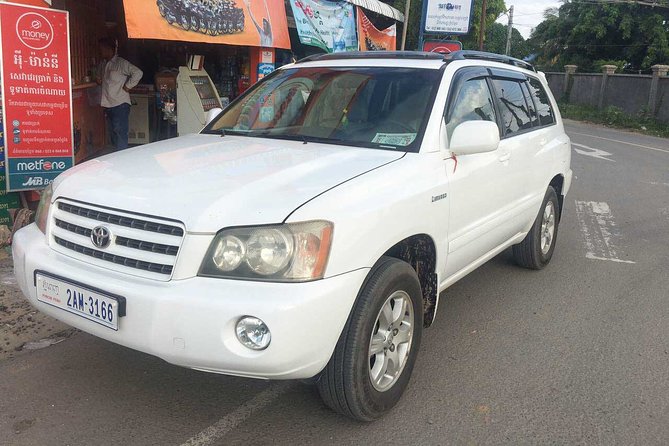 Overland Taxi Transfer From Bangkok - Siem Reap with Private Driver - Cambodian immigration and the vehicle handoff