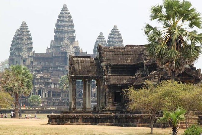 Personalised Angkor Wat Day Tour by an Air-conditioned Car - A private route through Angkor’s greatest hits