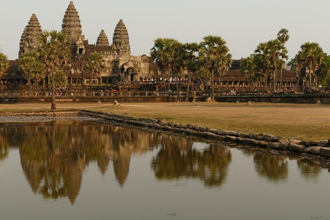 Personalised Angkor Wat Day Tour by an Air-conditioned Car - Angkor Wat: two hours with Cambodia’s great icon
