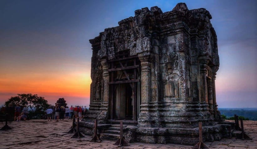 Phnom Bakheng Sunset Tour, Pre Rup, Neak Pean, Preah Khan - Four temples, four different moods