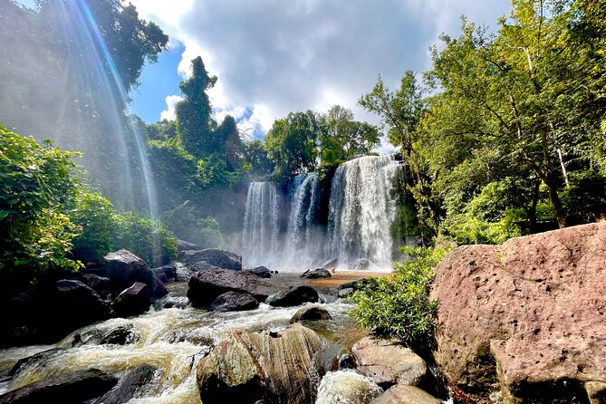 Phnom Kulen Waterfall and Banteay Srei Temple Tour from Siem Reap - Kulen Waterfall: the day’s refreshing pause