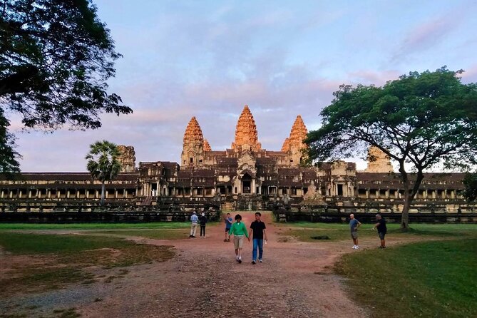 Phnom Penh Airport (KTI) to Siem Reap, Safe Reliable Taxi Driver - What is included, and what should you confirm?