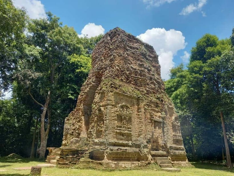Phnom Penh to Siem Reap Through Cambodia’s Heartland - Phnom Santuk and the choice between effort and ease