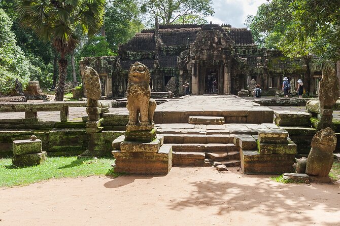 Preah Khan, Neak Pean and Pre-Rup Private Tour - Neak Pean: a small sanctuary surrounded by water