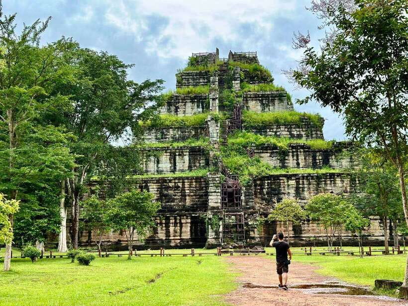 Preah Vihear: Full-Day Preah Vihear and Koh Ker Temple Tour - The smaller Koh Ker ruins reward curiosity