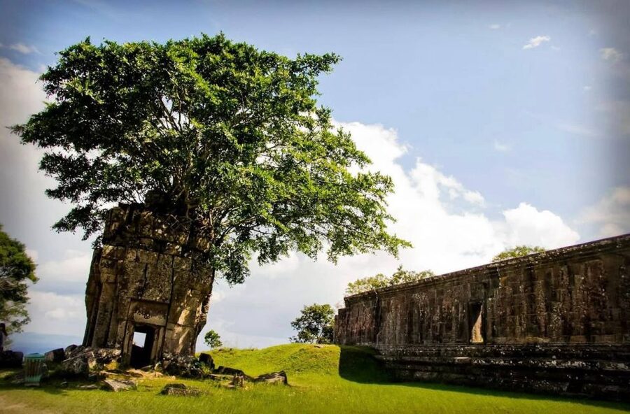 Preah Vihear: Full-Day Preah Vihear and Koh Ker Temple Tour - Small groups improve a difficult day