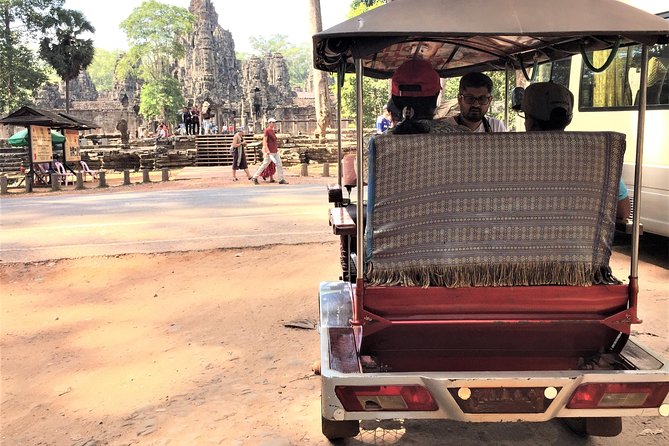 Private Angkor Sunrise Bayon Ta Prohm Bonteay Srie Vip Tour - The guide and driver factor