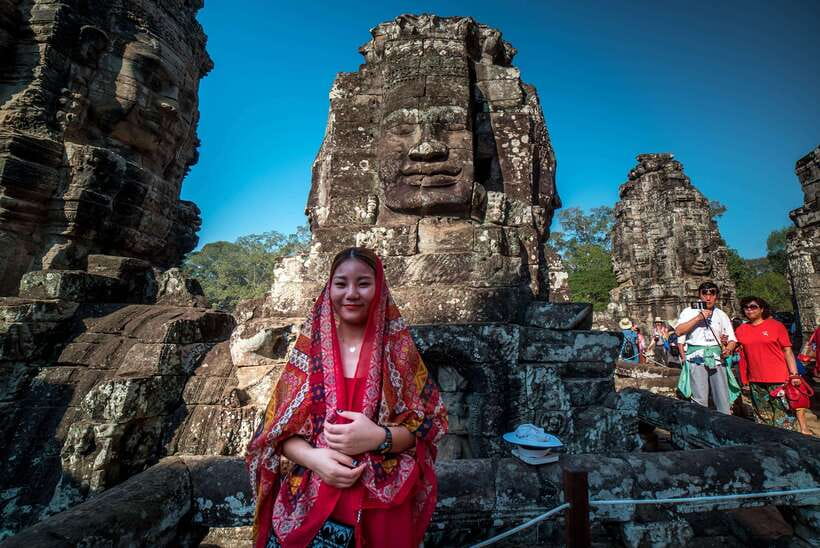 Private Angkor Sunrise, Guide Breakfast and Tuktuk included - A Breakfast Stop After the First Temple