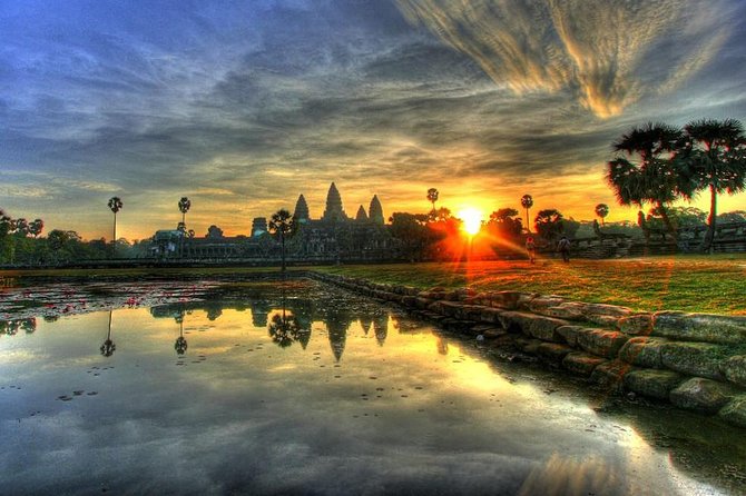 Private Angkor Sunrise Guided Tour - Ta Prohm and the Tomb Raider connection