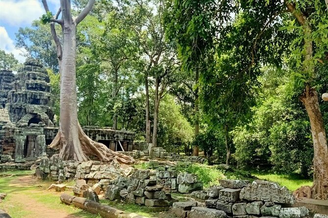 Private Angkor Wat Guided Sunset Tour - Phnom Bakheng and the sunset finish
