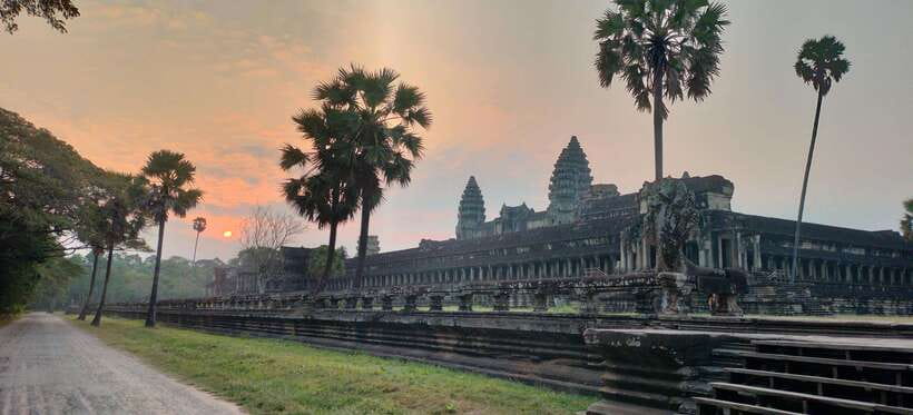 Private Angkor Wat Sunrise Tours And Sunset Floating Village - How to prepare for the ten hours