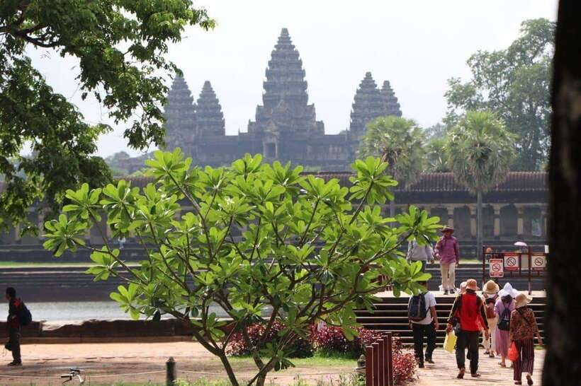 Private Angkor Wat Sunset Tour with Lunch and Snack Included - Why This Nine-Hour Angkor Route Works