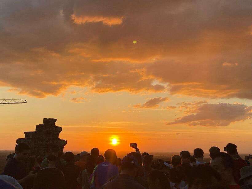Private Angkor Wat Sunset Tour with Lunch and Snack Included - South Gate and Victory Gate: Entering Angkor Thom