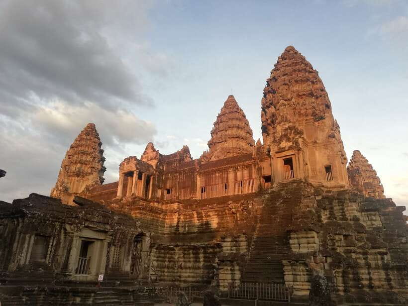 Private Angkor Wat Temple Tour - Guides and the personal side of the day