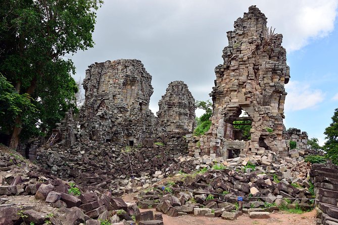 Private Banteay Chhmar, Banteay Toap & Ang Trapaeng Thma Guided Tour - Banteay Toap and its Khmer army connection