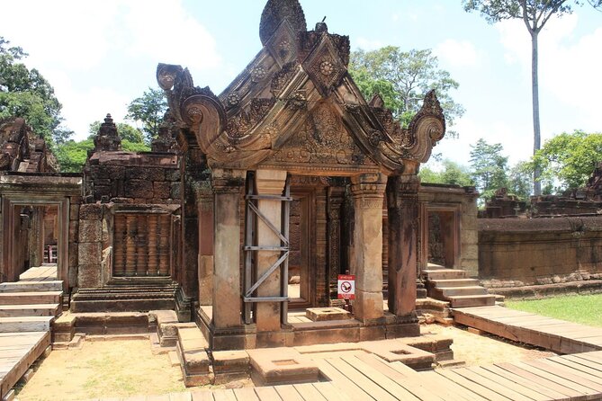 Private Banteay Srei and 4 Temples Guided Tour - Why Banteay Srei makes this eight-hour day worthwhile