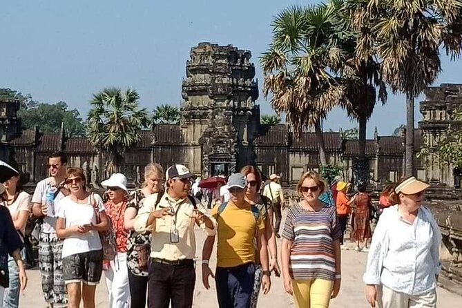 Private Banteay Srei and 4 Temples Guided Tour - What the English-speaking guide adds