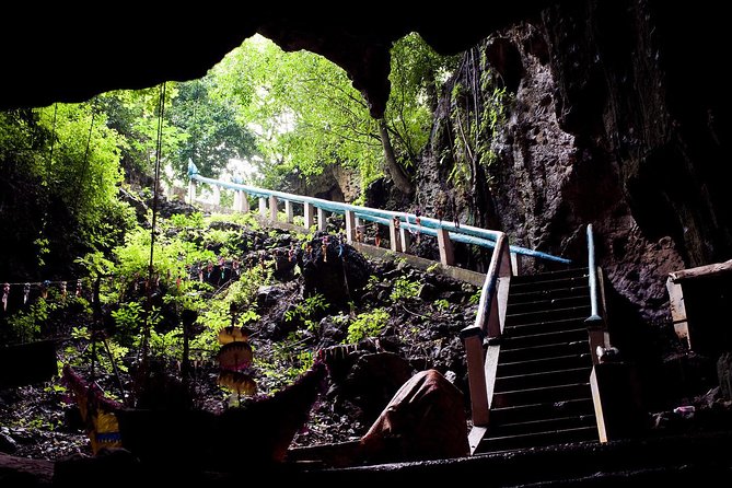 Private Battambang Full-Day Guided Tour - Wat Banan and its long stone stairway