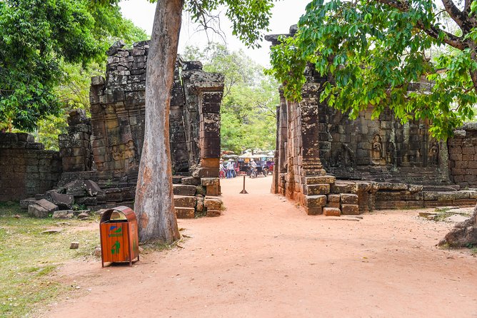 Private Full-Day Angkor Temple and Sunset Viewing with Lunch - Why a private Angkor day can be worth the extra cost