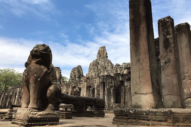 Private Guided Angkor Wat Tour by Lady Tuk Tuk with Monk Blessing - A monk blessing at a quiet pagoda
