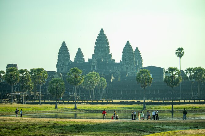 Private Guided Tour To Angkor Wat & Its Surrounding-Angkor Park - Srah Srang: a useful lunch break by the reservoir