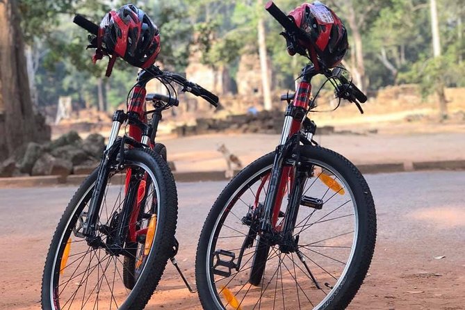 Private Siem Reap Countryside Cycling Tour - Leaving Siem Reap by bicycle