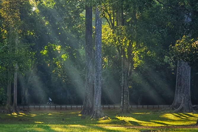 Private Sunrise and Sunset Angkor Park Tour with Rest Mid-Day - Sunrise at Angkor Wat before breakfast