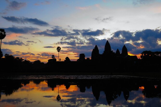 Private Sunrise & Angkor Complex by English Speaking Van Driver - Angkor Wat before breakfast