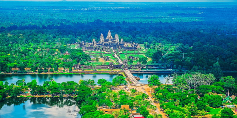 Private Sunrise Angkor Wat Tour - The royal monuments around Angkor Thom