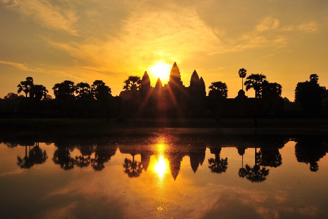 Private Sunrise Angkor Wat Tour with pickup from your hotel - Why Thom San matters on this route