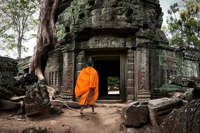 Private sunrise tour to Angkor Wat & other highlights with Professional Guide. - Why the Angkor Wat sunrise start matters