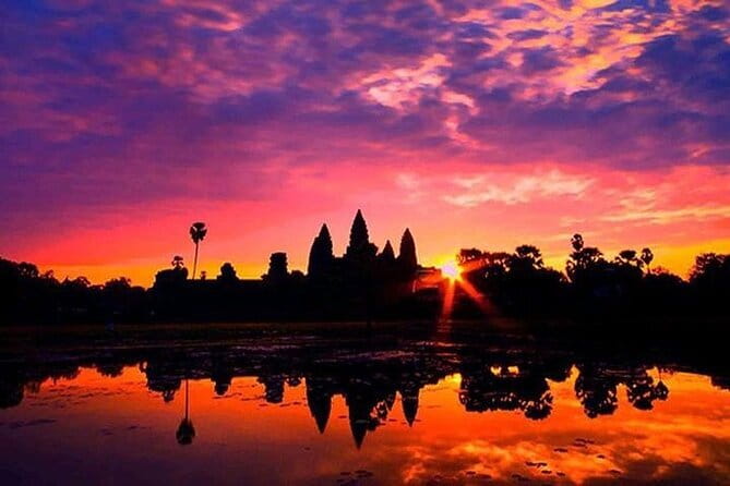 Private Taxi from Siem Reap to Phnom Penh - Speak English Driver - Arriving in Phnom Penh
