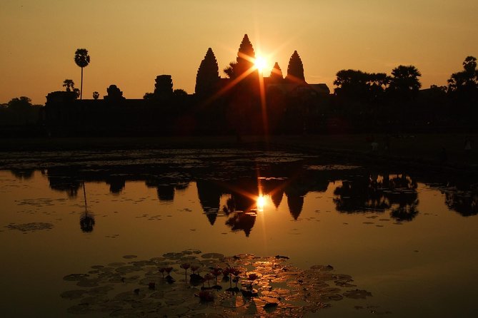 Private Temples Guided Tour (Angkor Wat, Ta Prom & Angkor Thom) - What the $75 price really includes