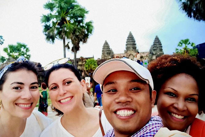Private Tour Angkor Wat - Bayon’s stone faces reward a slow look