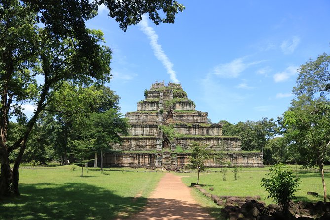 Private Tour to Beng Mealea Jungle Temple and Koh Ker - Beng Mealea: a temple in a rougher state