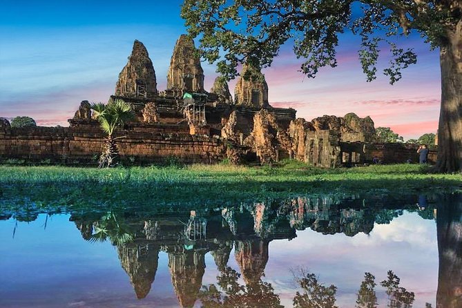 Private Tours Angkor Wat For 3 Days - Day two: pink sandstone, water, pyramids, and sunset