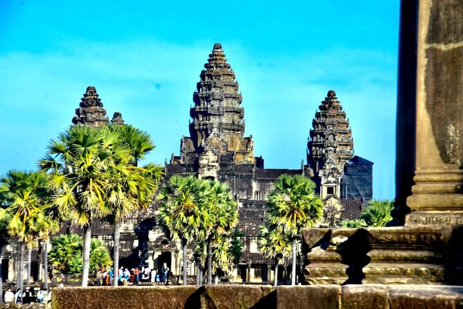 Private Tours Angkor Wat For 3 Days - Day one: sunrise, smiling faces, and jungle-covered stone