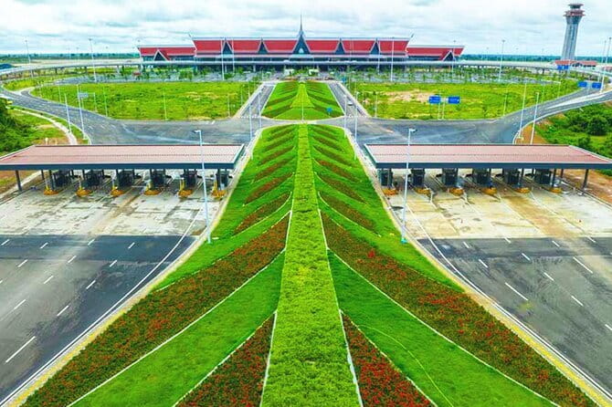 Private Transfer from Siem Reap Angkor Int'l Airport to Town - A 50-minute ride from the new airport to Siem Reap