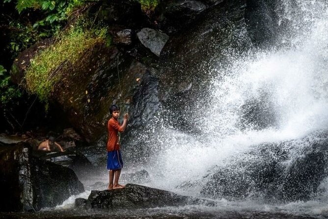 Private Vehicle - Kulen Waterfall and 1000 Lingas - Leaving Siem Reap for Phnom Kulen