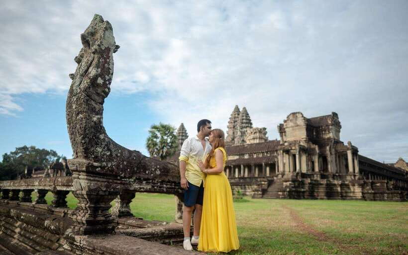 Professional Photoshoot in Angkor Archaeological Park - Private planning and group size