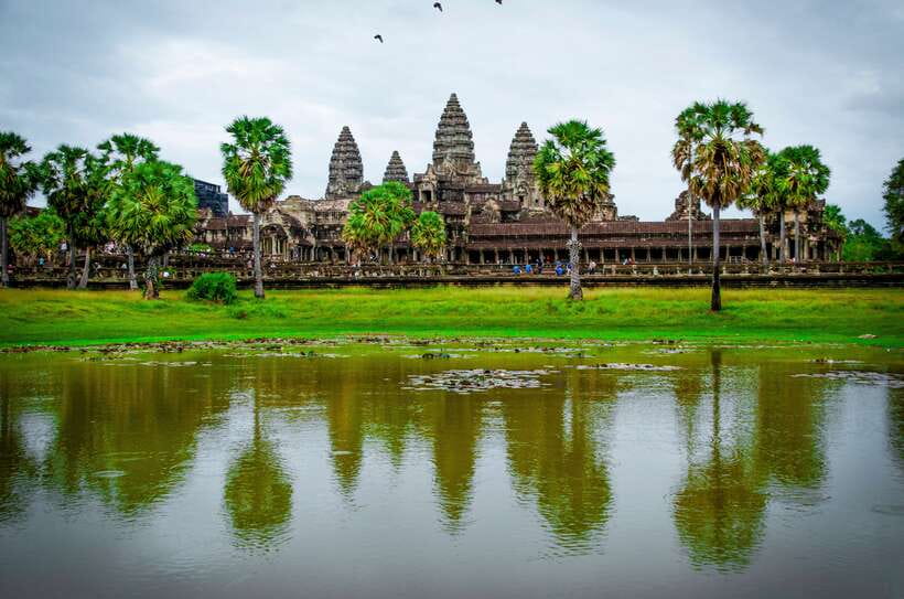 Seat-In-Coach: Small Circuit tour with Sunrise at Angkor Wat - Bayon and the faces of Angkor Thom