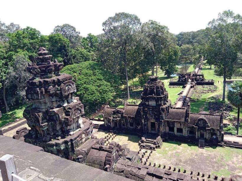 Sharing Trip to Angkor Temple with sunset - Crossing the South Gate into Angkor Thom