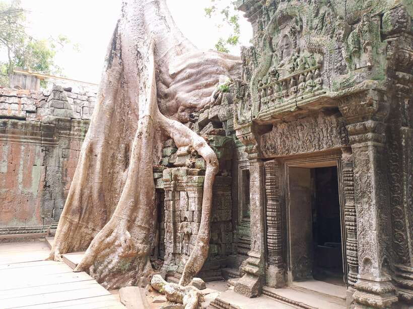 Sharing Trip to Angkor Temple with sunset - Bayon and its 216 stone faces