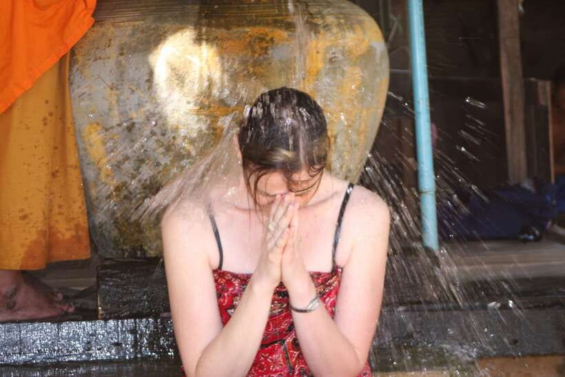 Siem Reap: 1-Hour Cambodian Buddhist Water Blessing - The full water ritual: prepare to get soaked