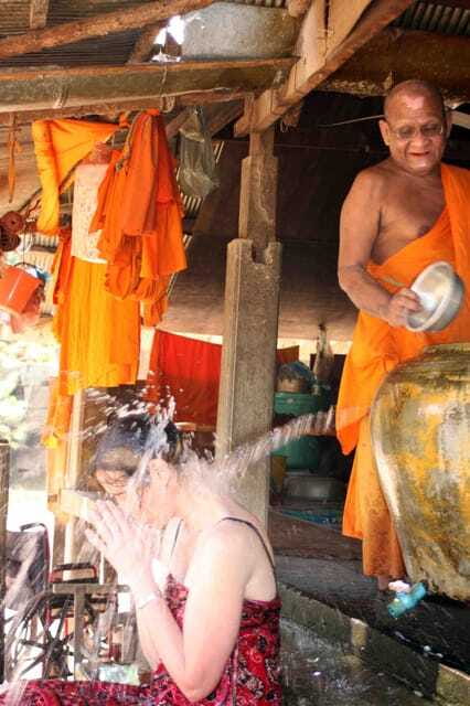 Siem Reap: 1-Hour Cambodian Buddhist Water Blessing - The market stop adds ordinary Cambodian life